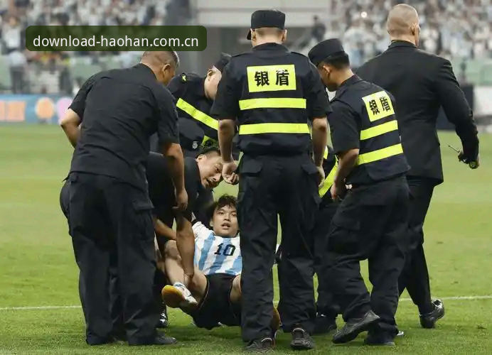 3名警员与40人安保团：浩瀚体育实时赛事视角下的跨国球迷管理之变
